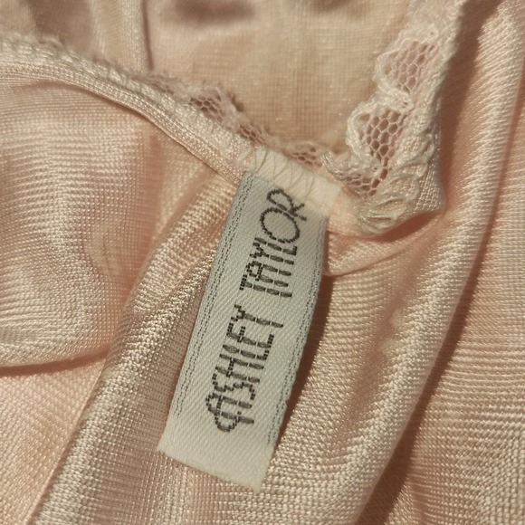 Vintage 80s Ashley Taylor Satin Lace Teddy Romper Light Pink Two Tone Lingerie - Picture 4 of 7